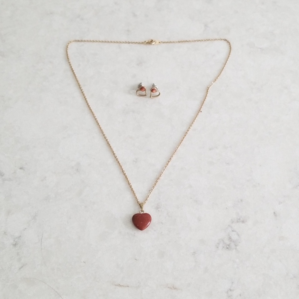 Necklace and earring set!